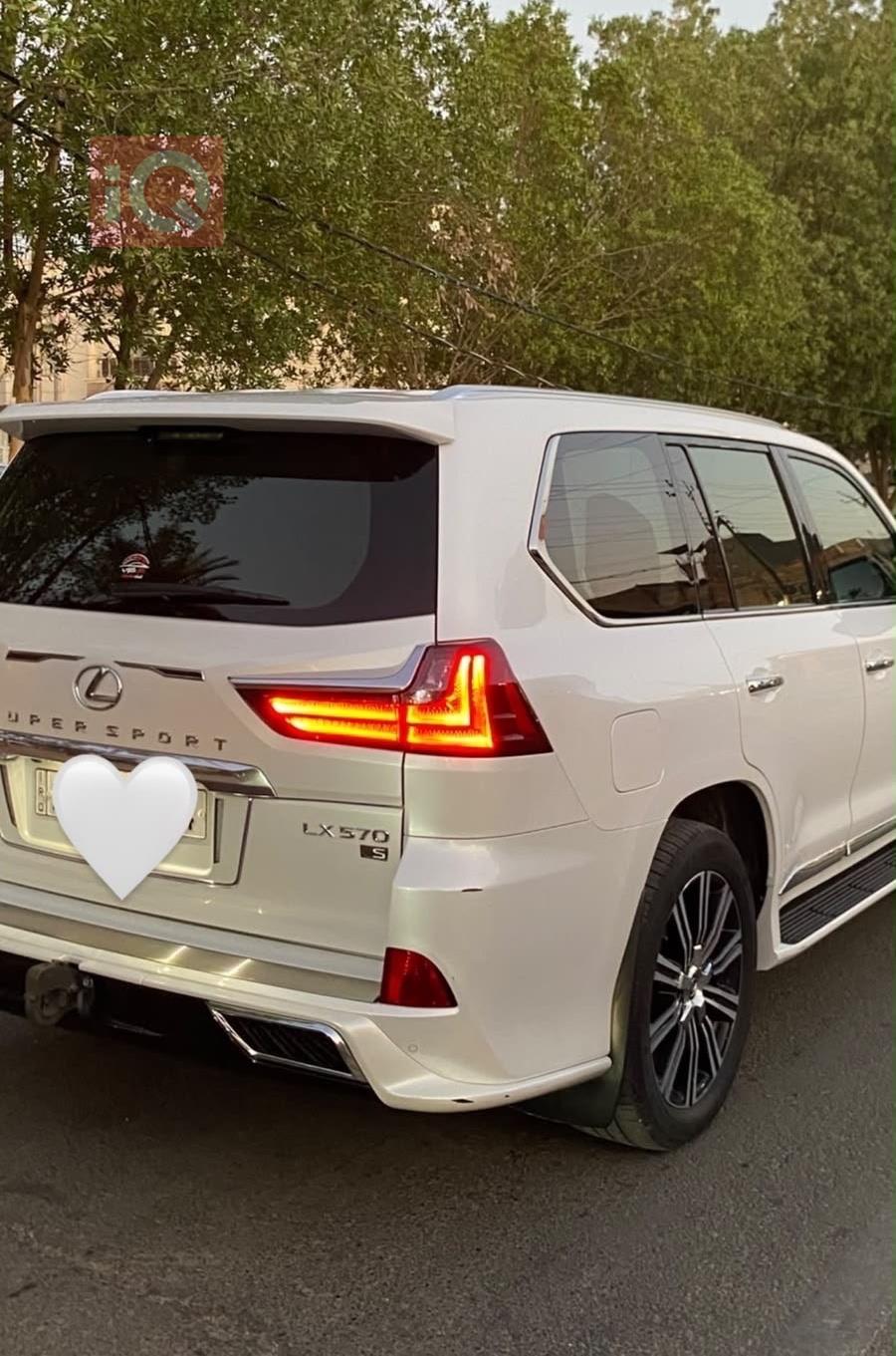 Lexus LX